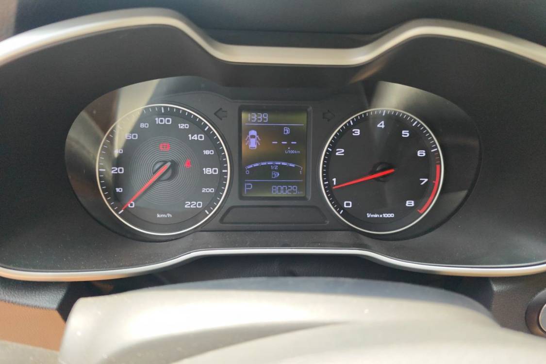 MG ZS 2018 car image #25