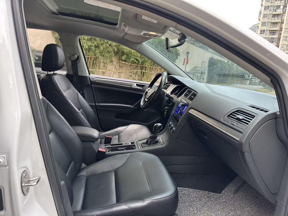 Volkswagen Golf 2015 car image #10
