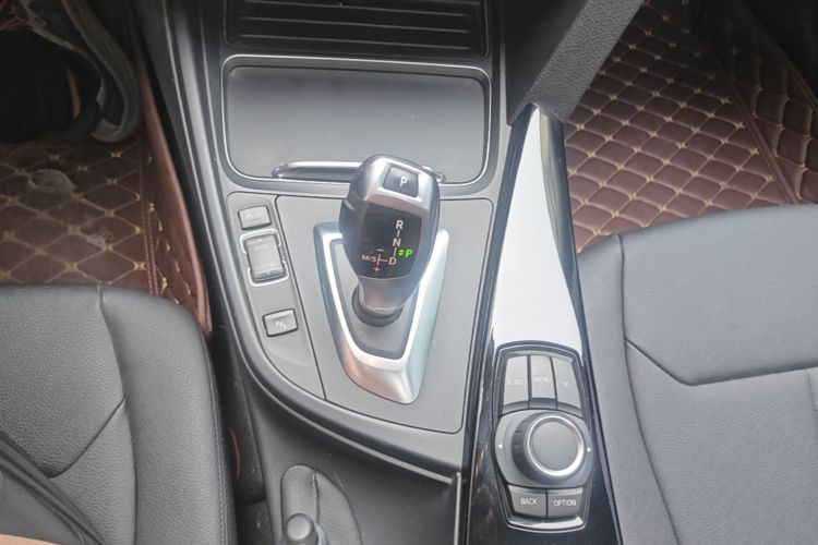 BMW 3 Series 2016 car image #14
