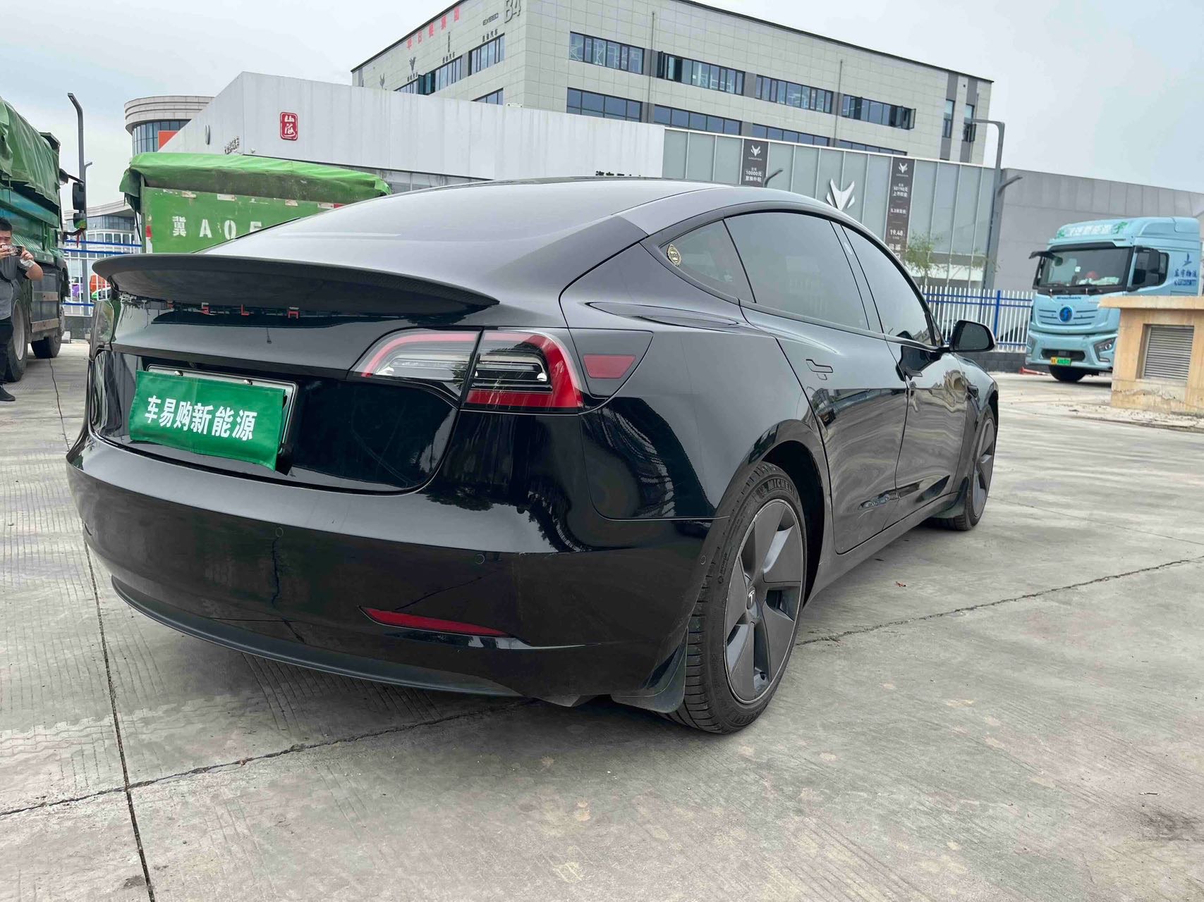 Tesla Model 3 2023 car image #7