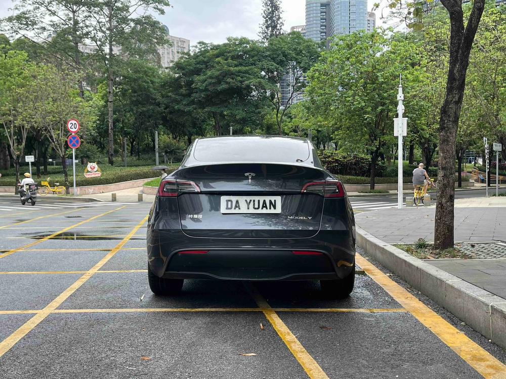 Tesla Model Y 2024 #5 Tesla Model Y 2024 car image #5