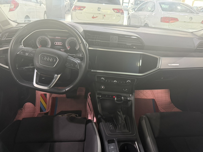 Audi Q3 2023 #4 Audi Q3 2023 car image #4