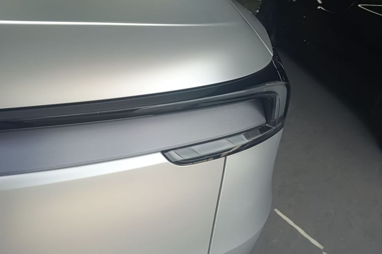 Tesla Model Y 2025 #8 Tesla Model Y 2025 car image #8
