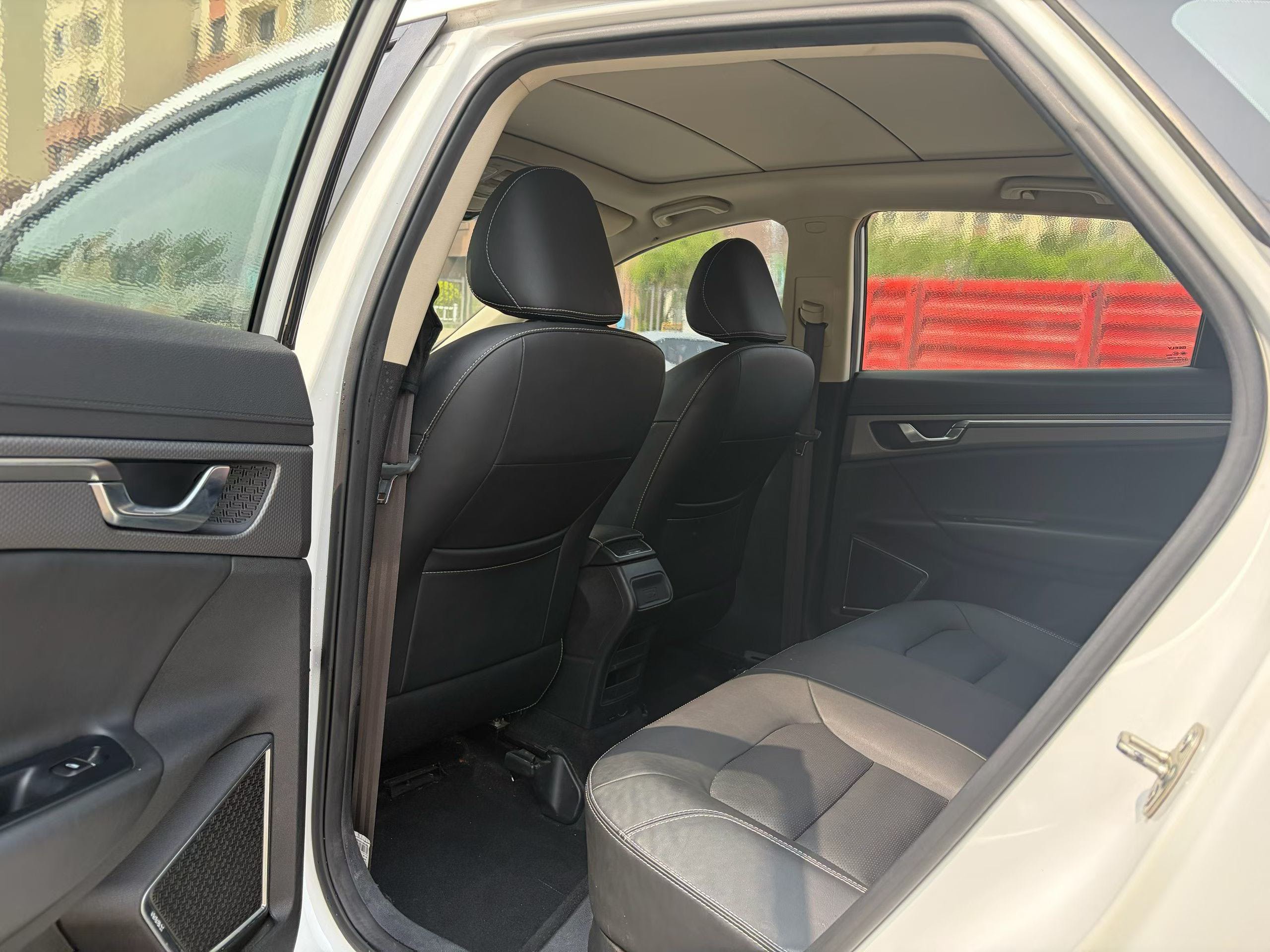 GEELY Emgrand GS 2016 car image #6