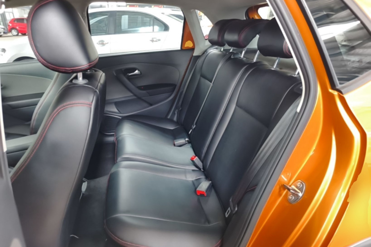 Volkswagen Polo 2017 car image #13
