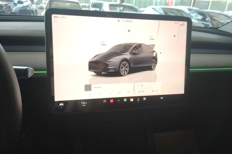 Tesla Model Y 2024 #13 Tesla Model Y 2024 car image #13