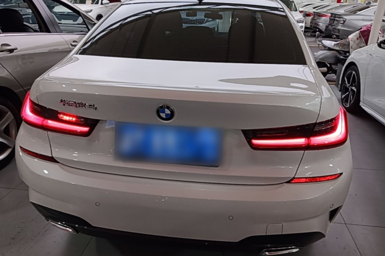 BMW 3 Series 2022 #4 BMW 3 Series 2022 car image #4