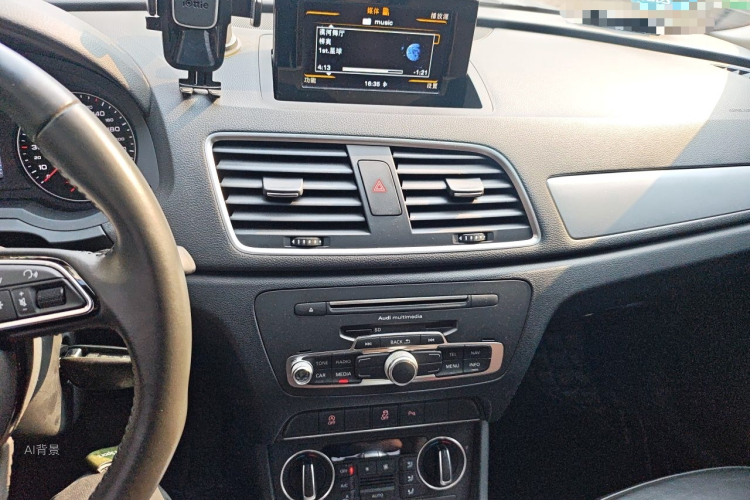 Audi Q3 2019 car image #15