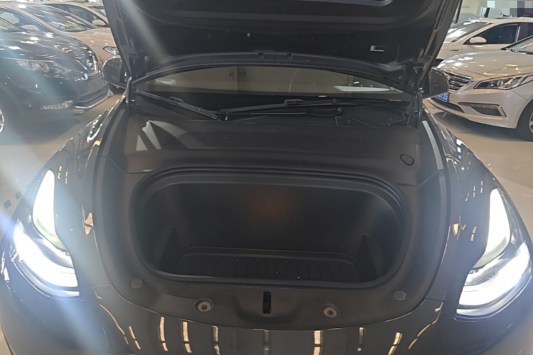 Tesla Model Y 2024 #20 Tesla Model Y 2024 car image #20