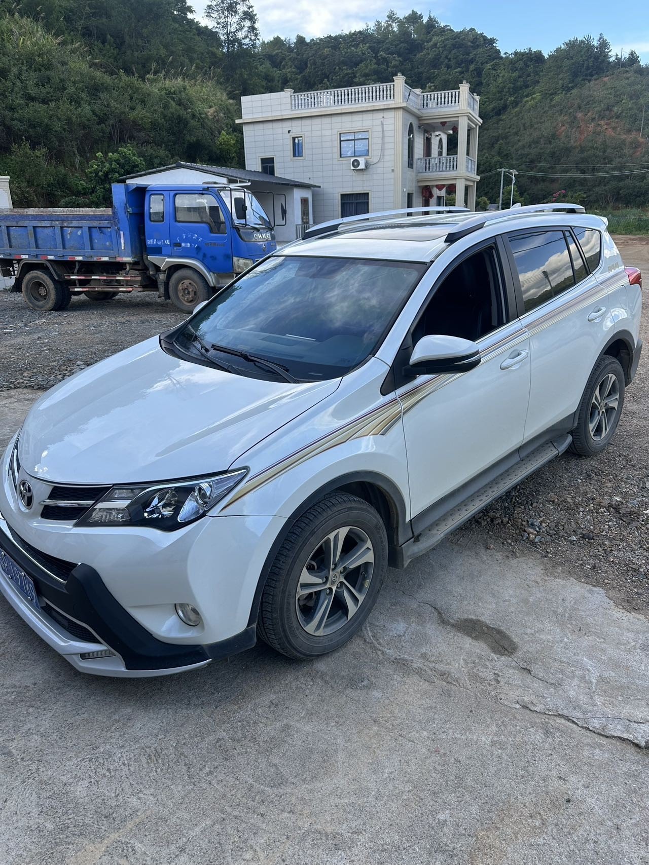 Toyota RAV4 2016 car image 