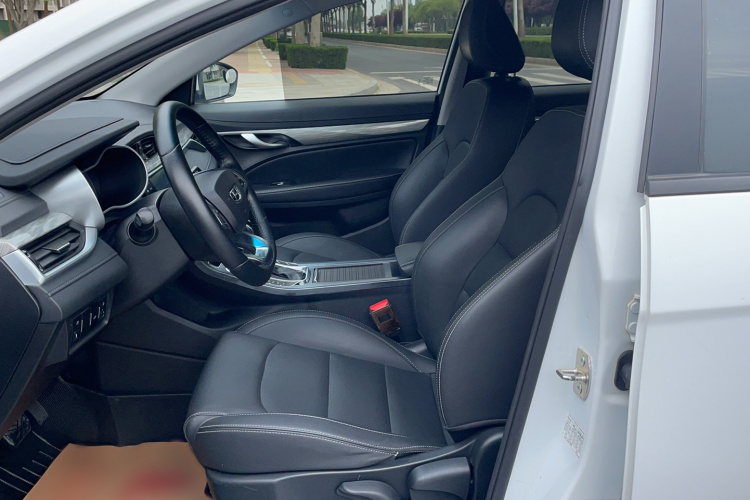 GEELY Emgrand 2019 #16 GEELY Emgrand 2019 car image #16