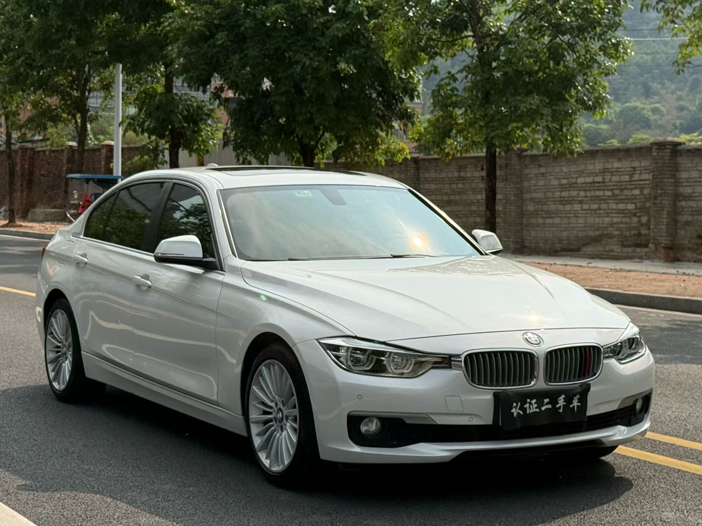 BMW 3 Series 2018 #3 BMW 3 Series 2018 car image #3