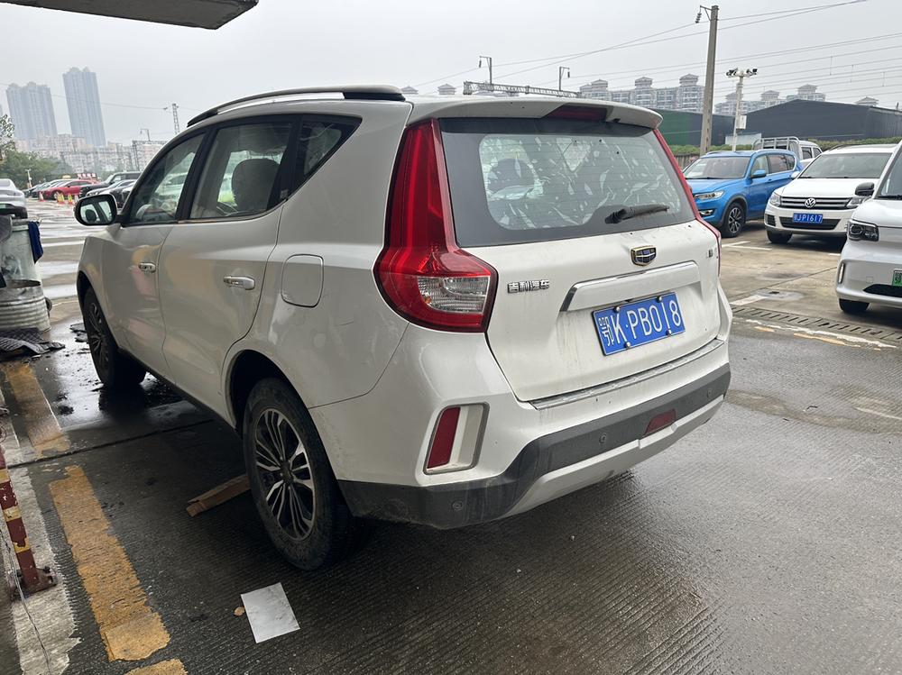 GEELY Vision X6 2016 immagine di auto #4