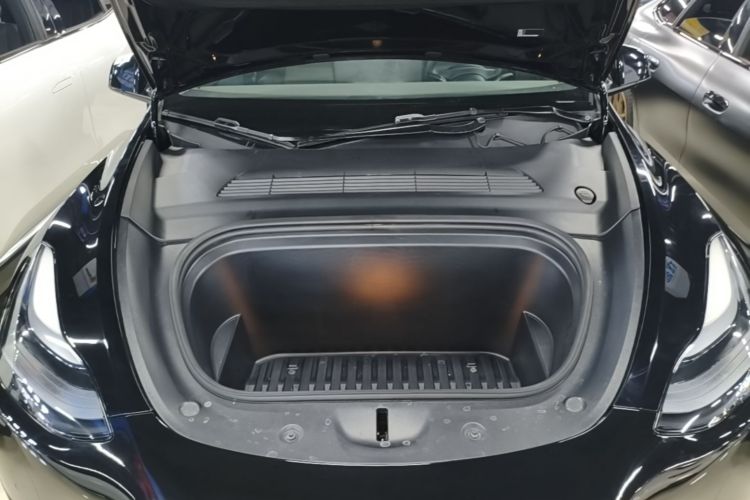 Tesla Model Y 2023 car image #22