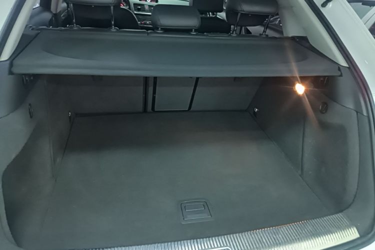 Audi Q3 2015 car image #19