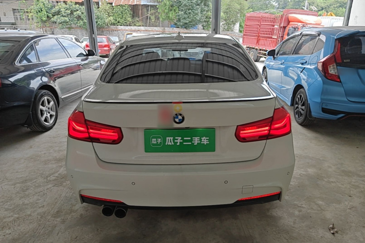 BMW 3 Series 2018 car image #6