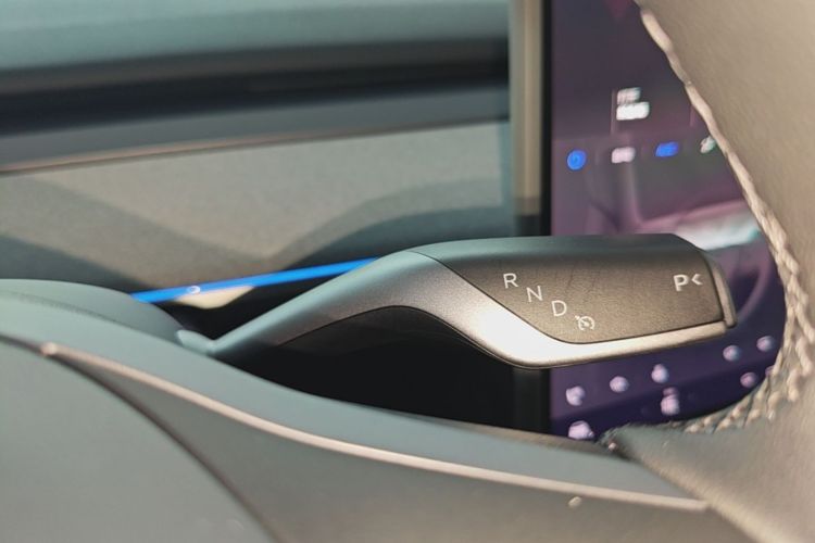 Tesla Model Y 2024 صورة سيارة #14