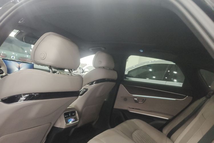 BYD Han 2025 car image #18