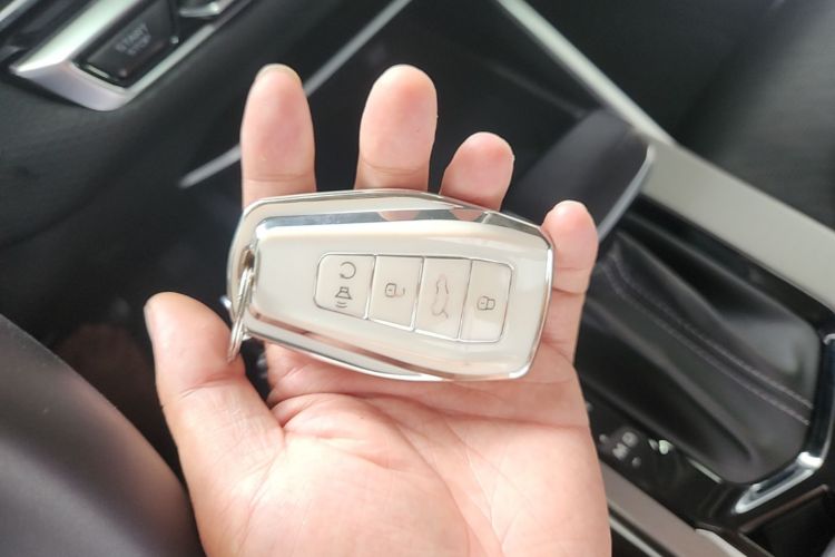 GEELY Emgrand 2021 car image #9