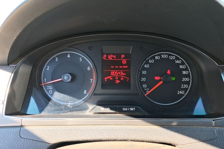 Volkswagen Santana 2016 imagen de coche #12