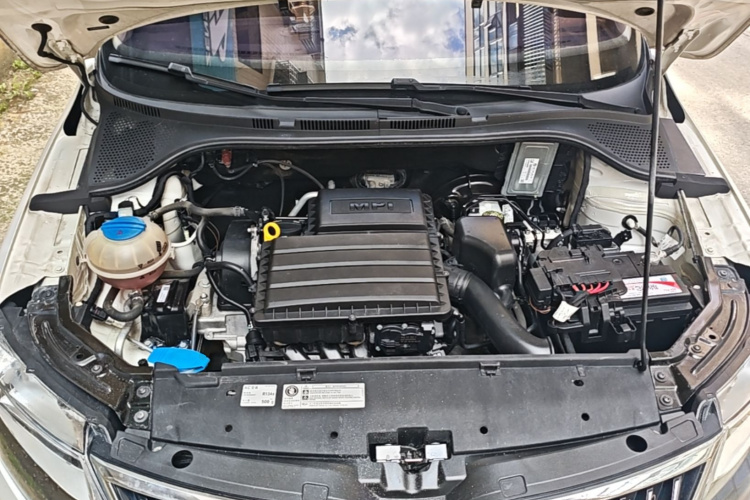 Skoda Rapid 2018 car image #20