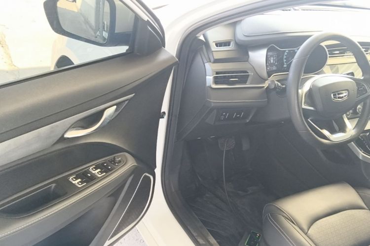 GEELY Emgrand 2022 car image #16