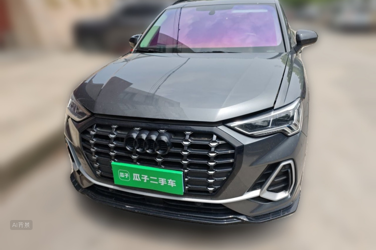 Audi Q3 2023 car image #3