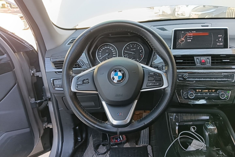 BMW X1 2017 #15 BMW X1 2017 car image #15