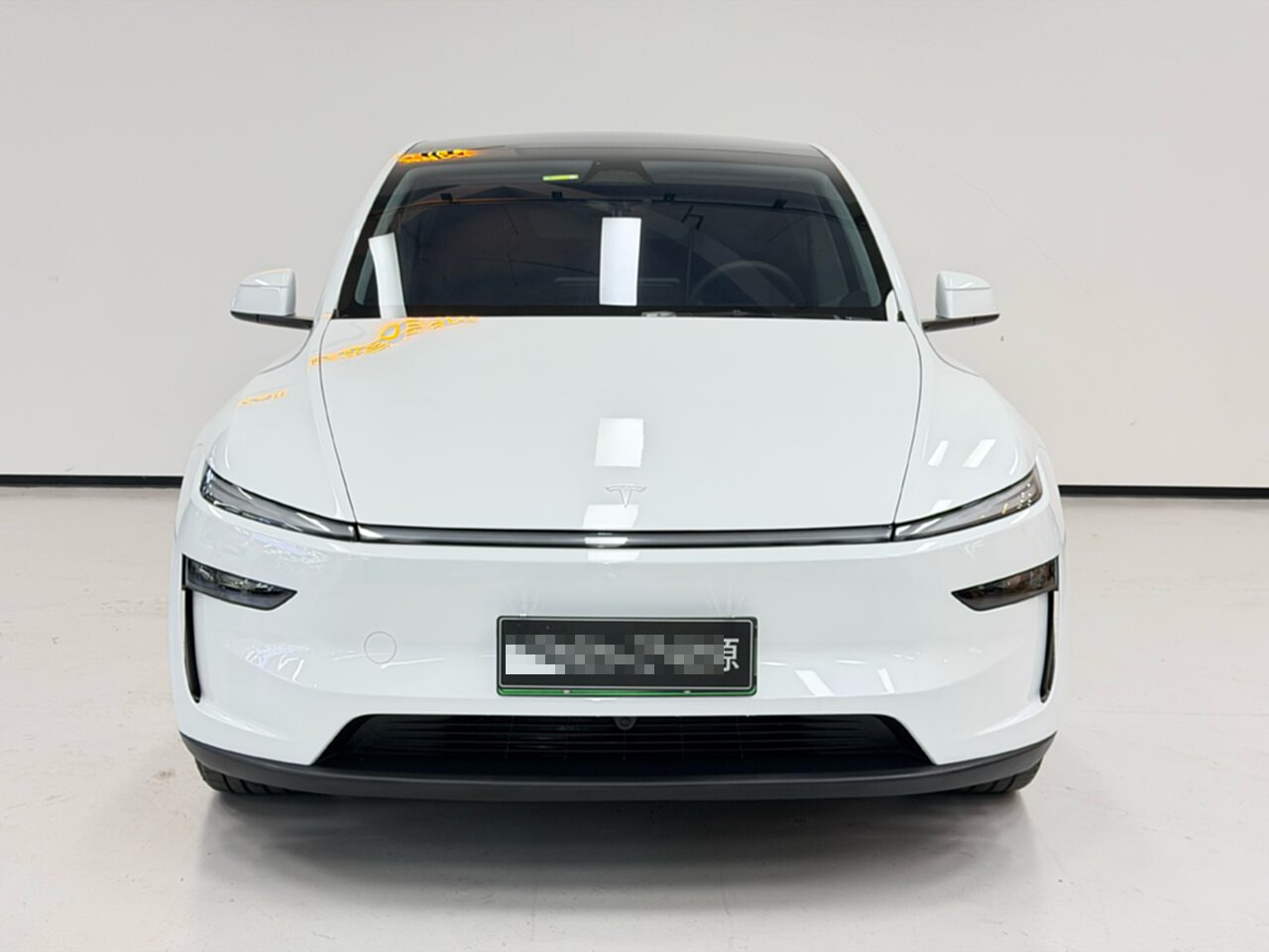 Tesla Model Y 2025 car image #4