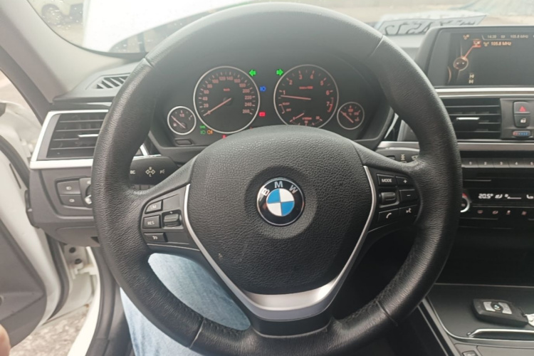 BMW 3 Series 2017 #11 BMW 3 Series 2017 car image #11