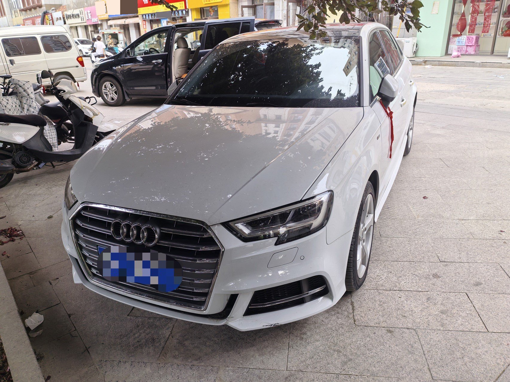 2020 immagine di auto 