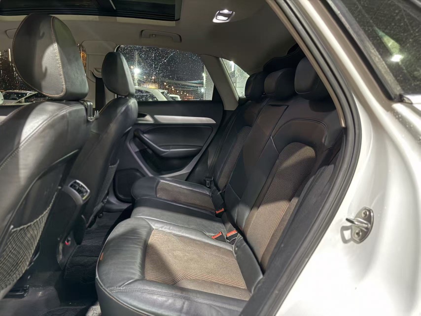 Audi Q3 2019 car image #6