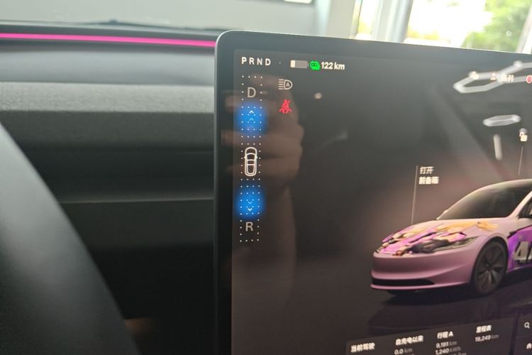 Tesla Model 3 2024 car image #14
