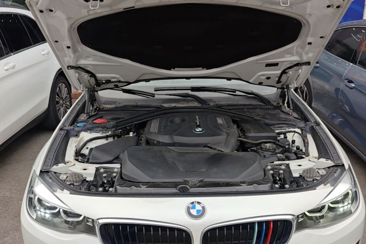 BMW 3 Series GT 2018 car image #22