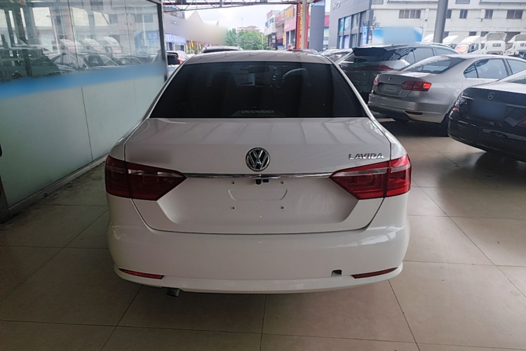 Volkswagen Lavida 2015 car image #6