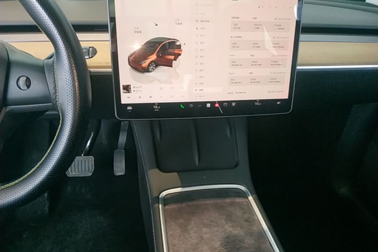Tesla Model Y 2023 car image #13