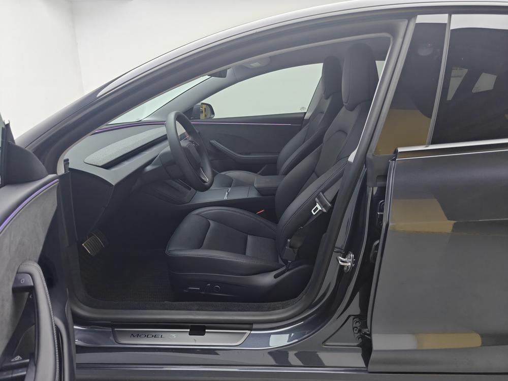 Tesla Model 3 2025 car image #17