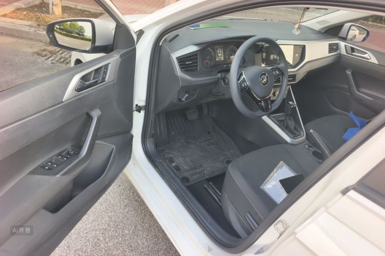 Volkswagen Polo 2021 car image #18