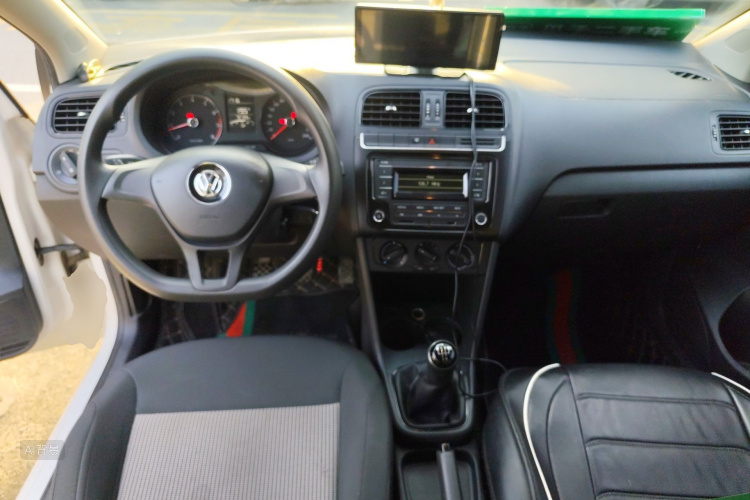 Volkswagen Polo 2016 imagem de carro #11