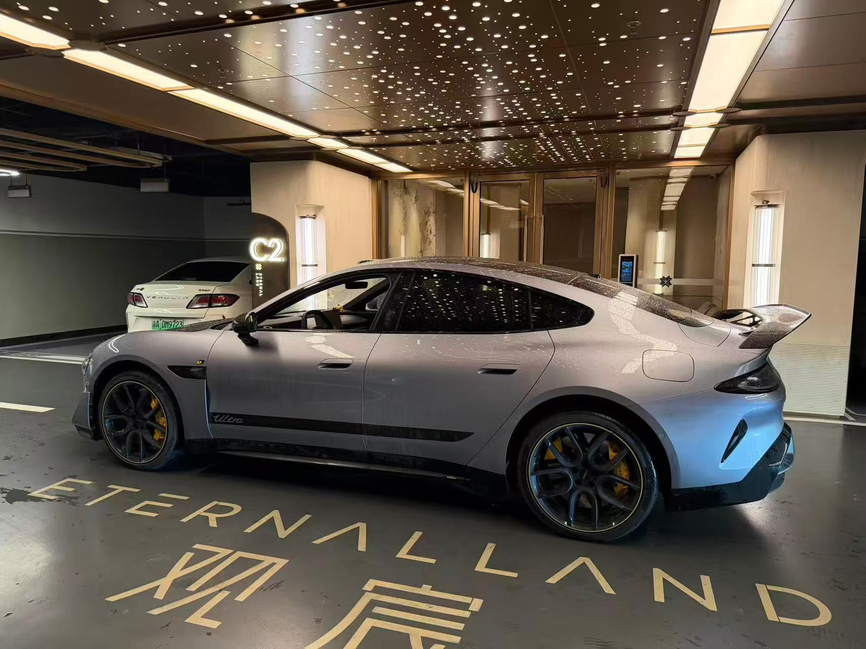 MI SU7 Ultra 2025 car image #3
