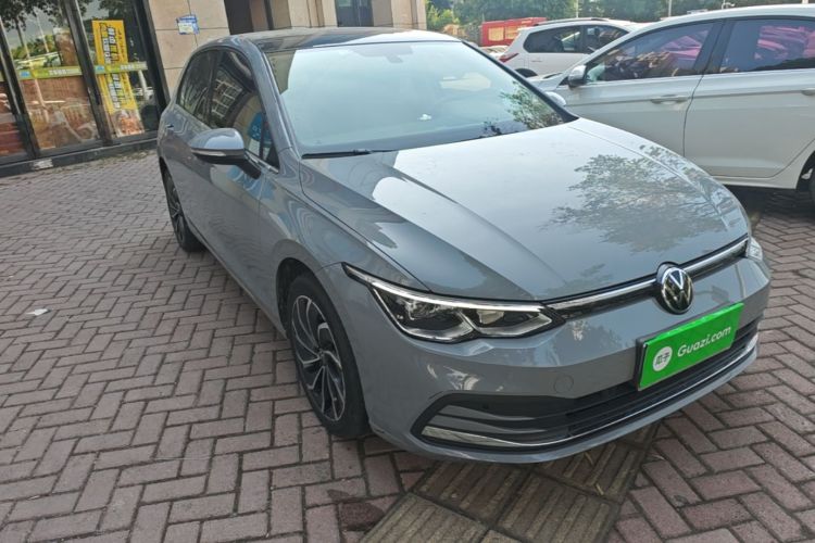 Volkswagen Golf 2023 car image #4