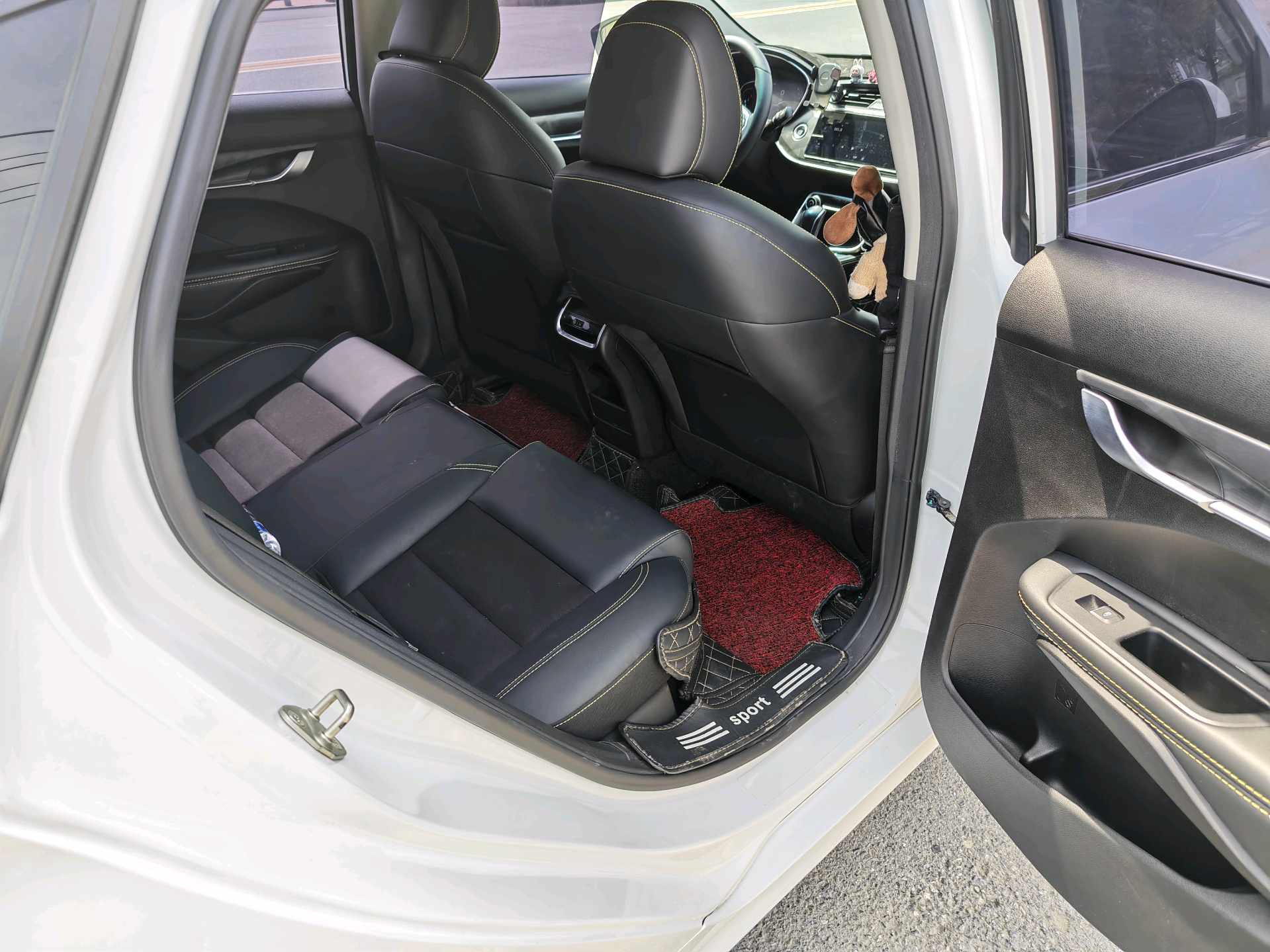 GEELY Binray 2022 car image #9