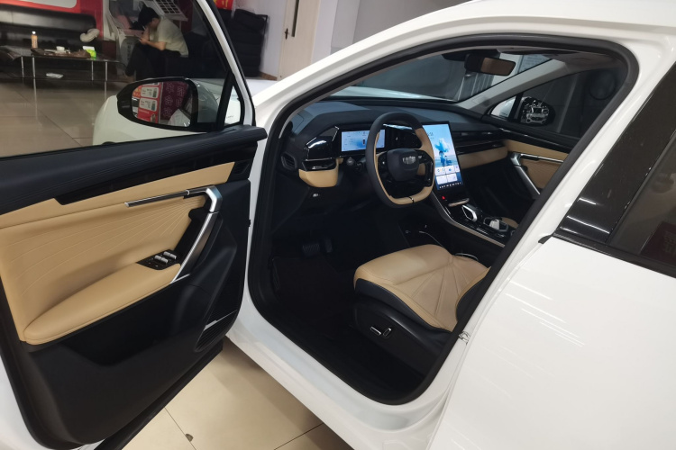 GEELY Boyue L 2023 immagine di auto #16