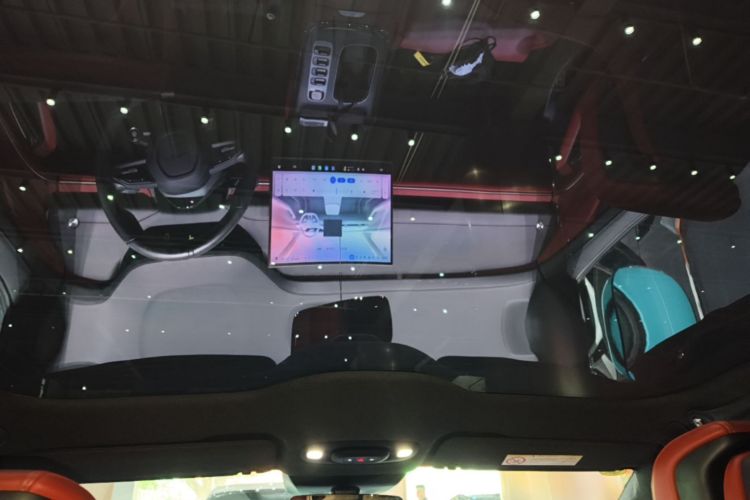 MI SU7 2024 immagine di auto #18