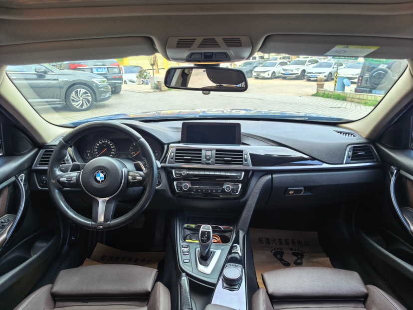 BMW 3 Series 2018 car image #6