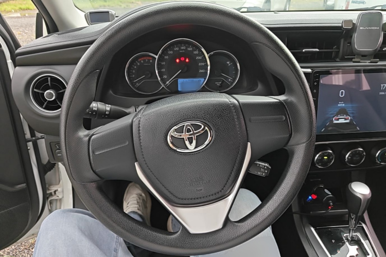 Toyota Corolla 2018 #11 Toyota Corolla 2018 car image #11