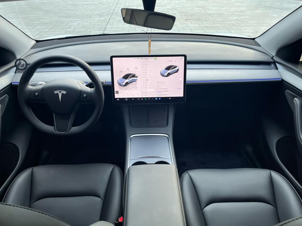 Tesla Model Y 2024 #12 Tesla Model Y 2024 car image #12