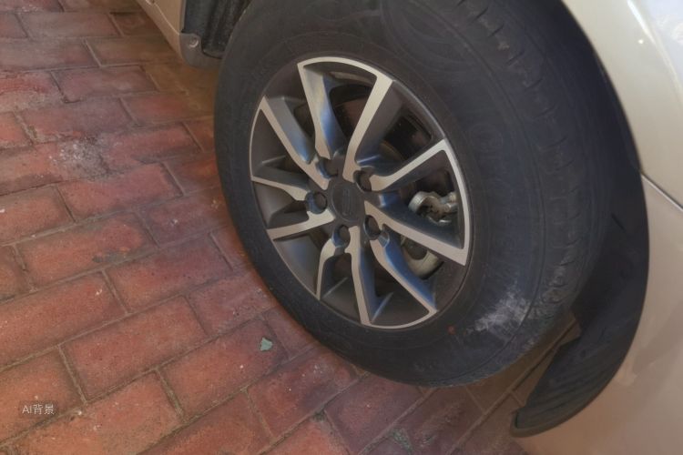 GEELY Emgrand 2019 car image #9