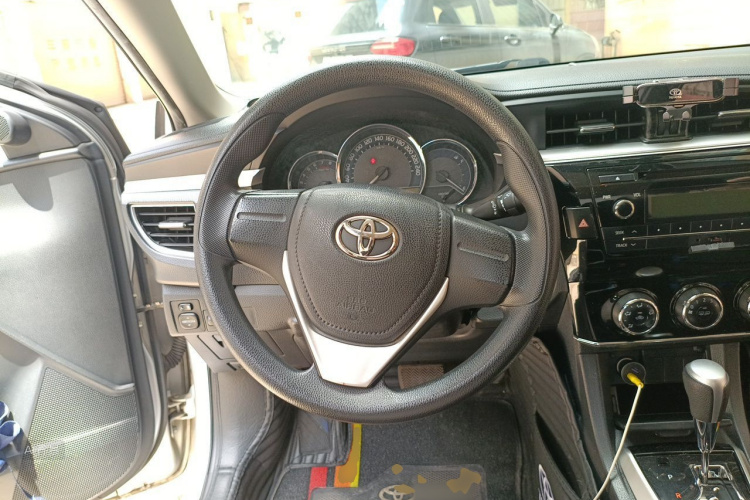 Toyota Corolla 2017 car image #12