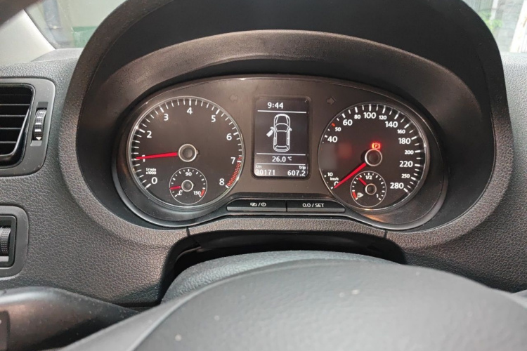 Volkswagen Polo 2019 car image #16